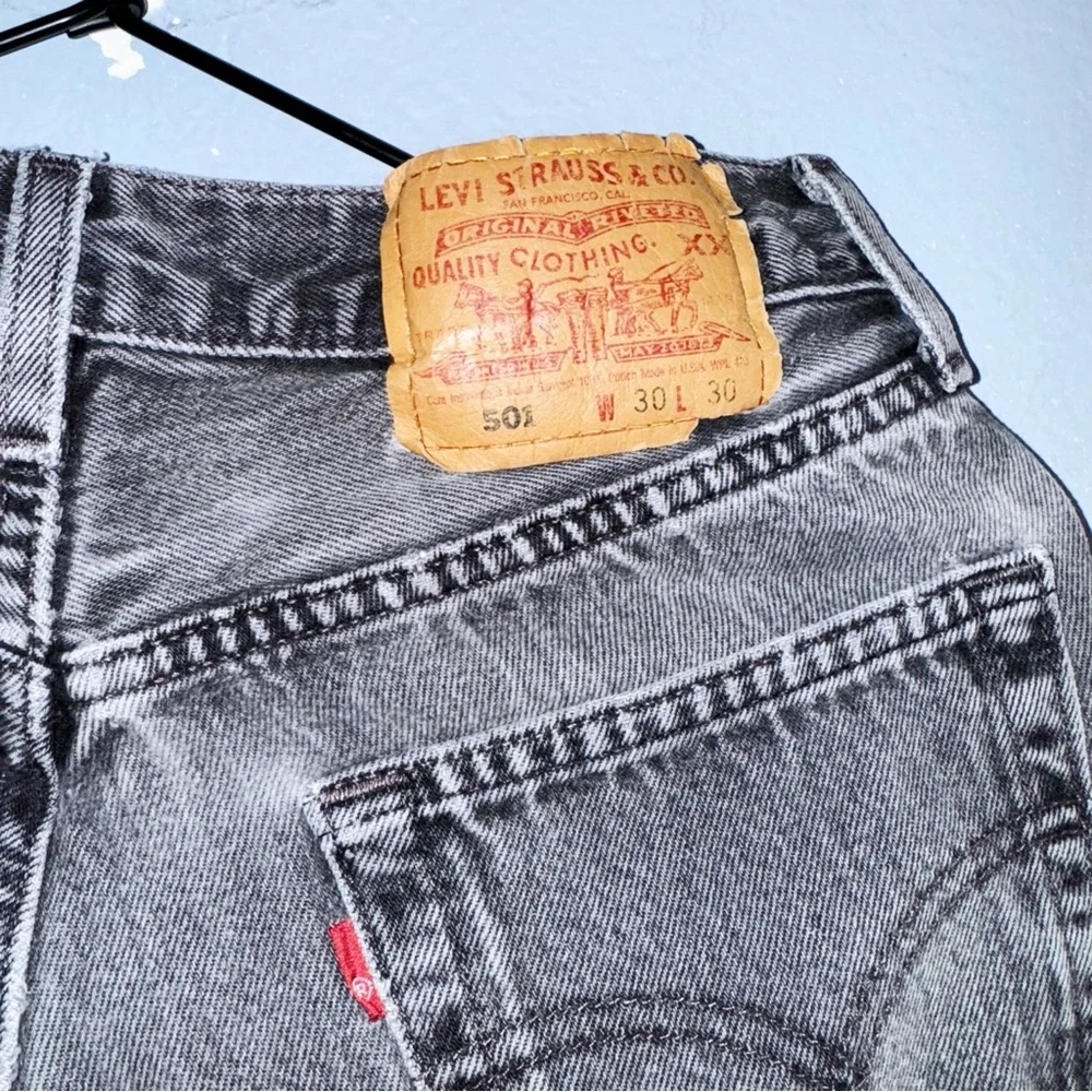 Levi’s 501 90s Vintage grunge faded Jeans Size 30/ 27” - Picture 13 of 13
